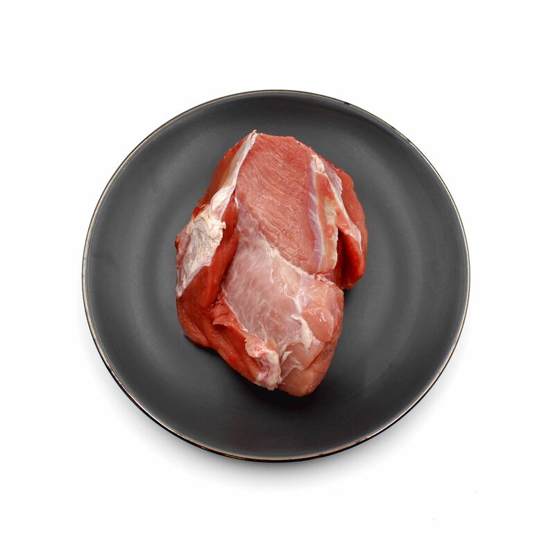 Bravčové stehno bez kosti v celku cca 900g Bognár